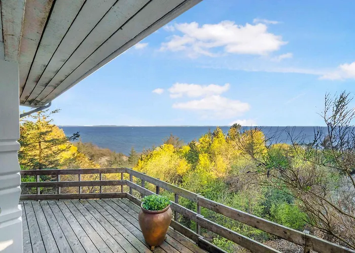 On Island With Exceptional Sea View *